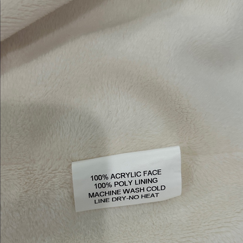 Fabulous Furs -Beautiful Cream Colored Poncho for those cold nights. - Picture 2 of 6